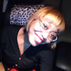 Meet your Posher, Yvette